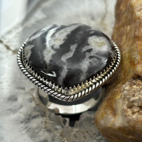 Sterling Southwestern Style White Buffalo Heart Shape Ring Size 7 For Women - Picture 3 of 10